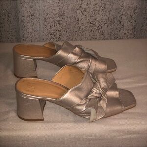 Alex + Alex Slip-On Chunky Leather Slippers; Size 10. Made in Spain. Gold Color.